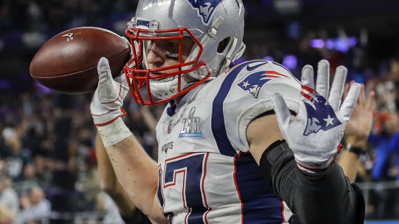 spiking the football after touchdown 0034