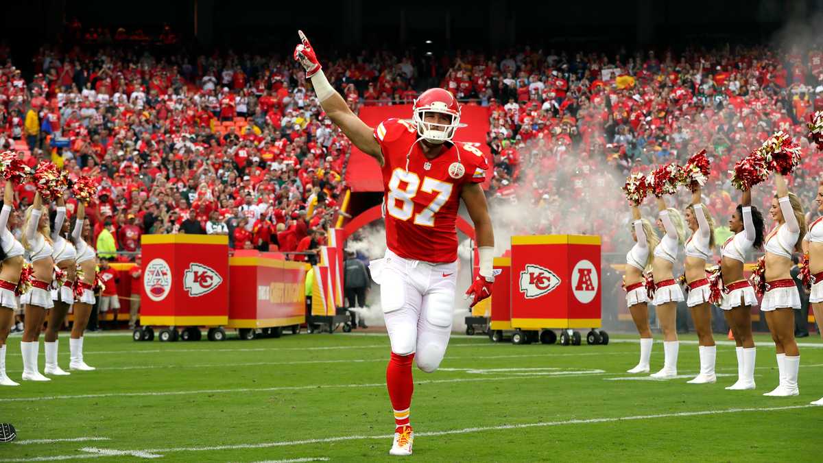 spiking the football after touchdown 0039