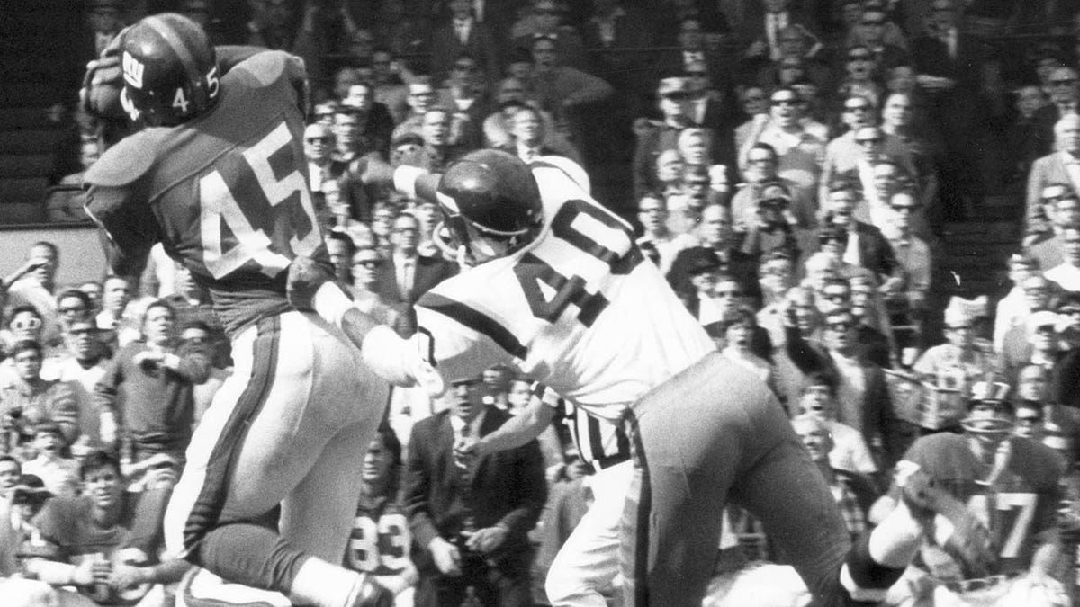 spiking the football after touchdown 0041