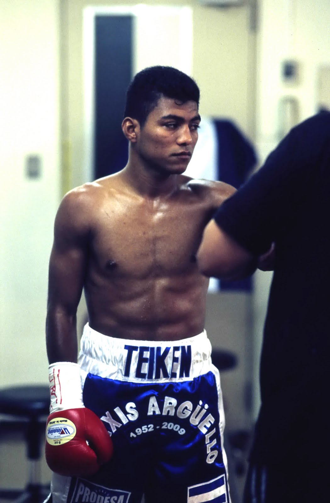 strongest boxer in the world 0027
