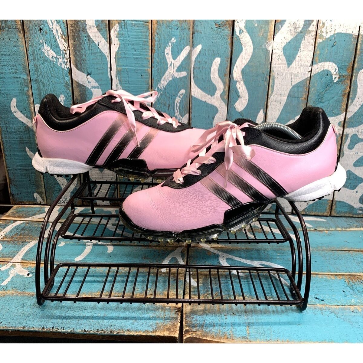 stylish golf shoes