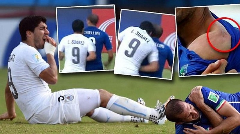 suarez bites chiellini 0080