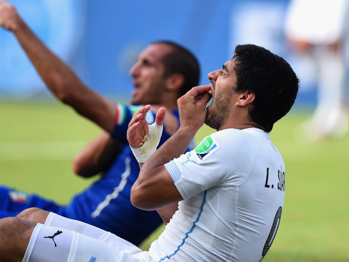 Suarez Chiellini incident