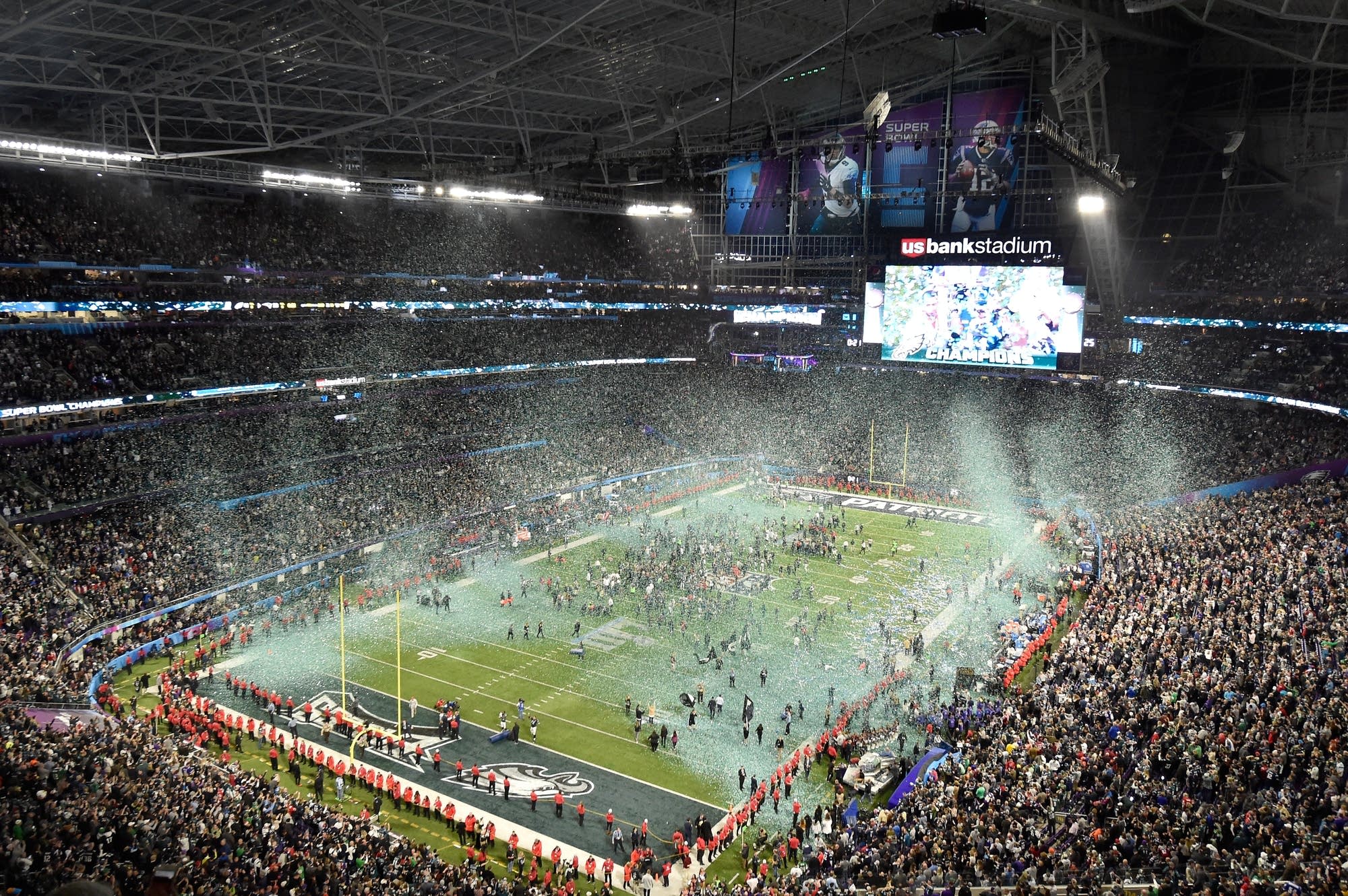Super Bowl behind the scenes