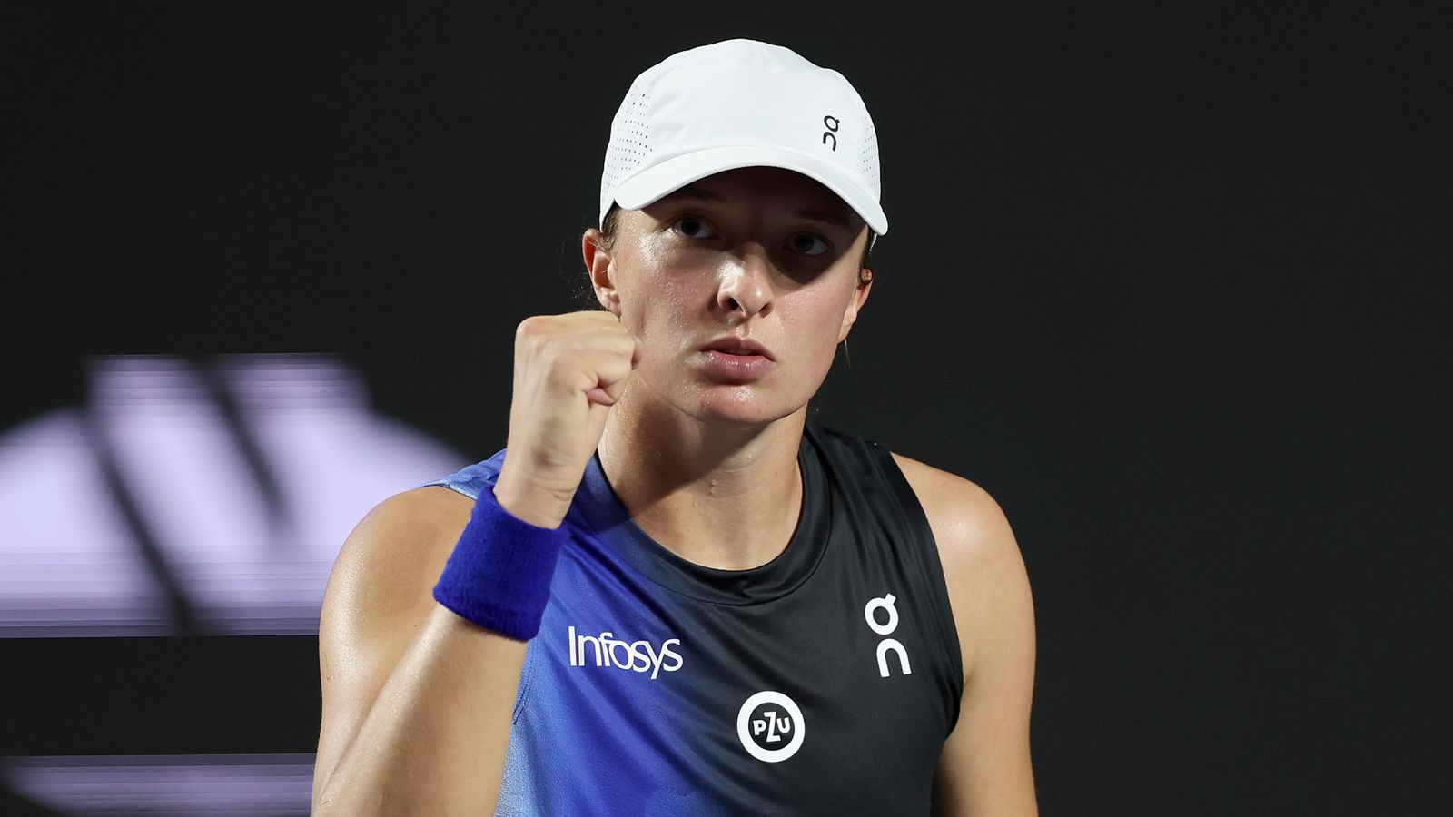 swiatek vondrousova 0010