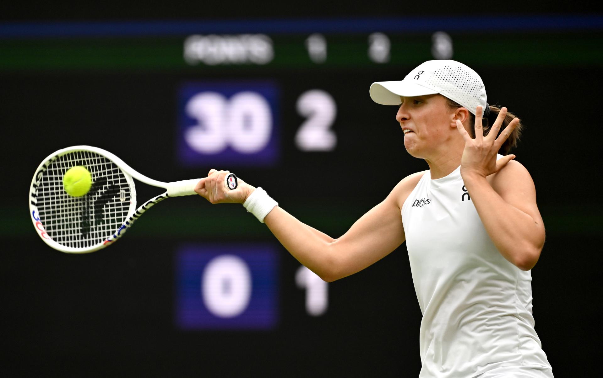 swiatek vondrousova 0021