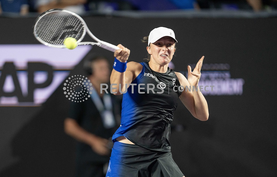 swiatek vondrousova 0025
