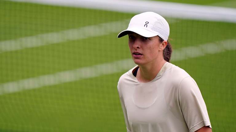 swiatek vondrousova 0045