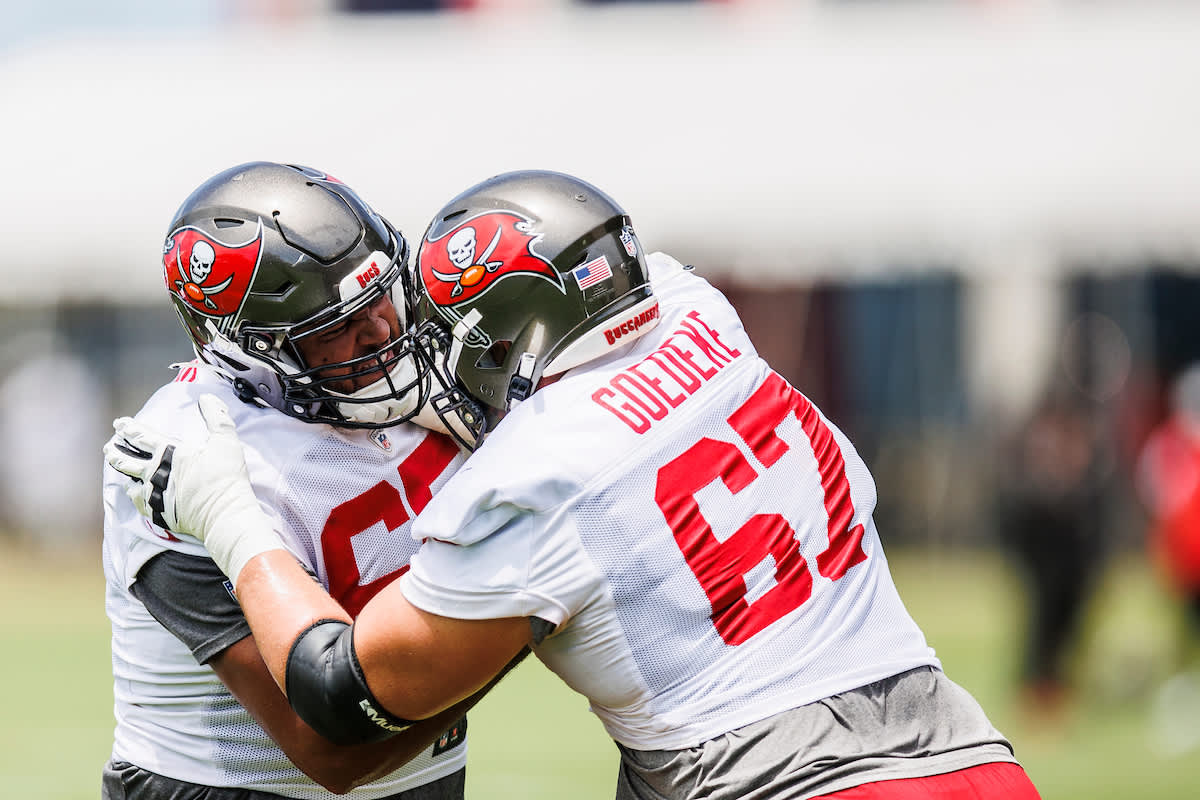 tampa bay buccaneers offensive line 0024