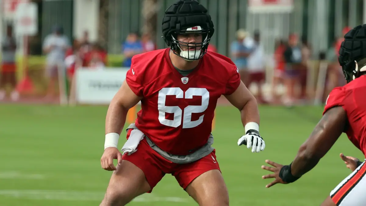 tampa bay buccaneers offensive line 0035