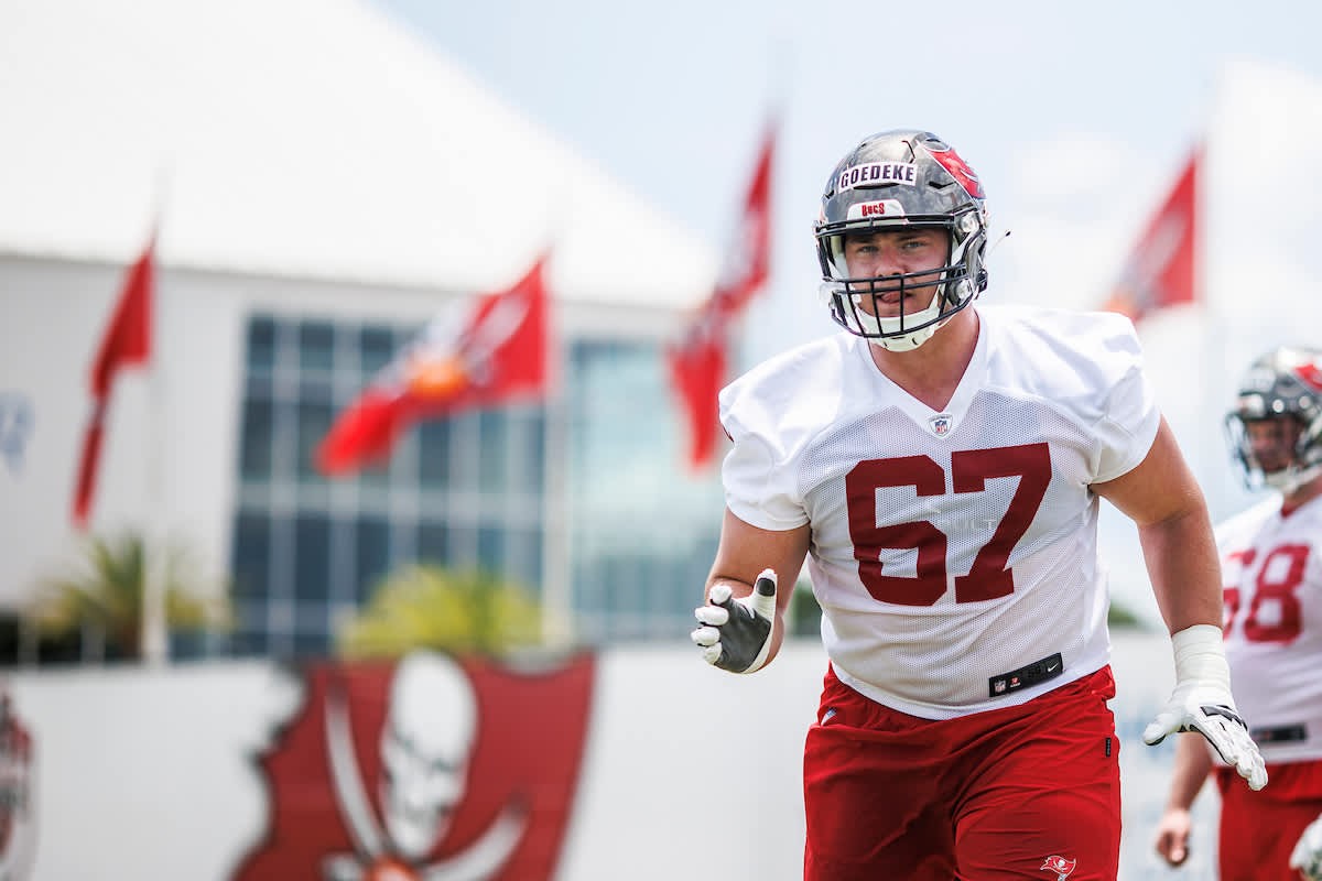 tampa bay buccaneers offensive line 0041