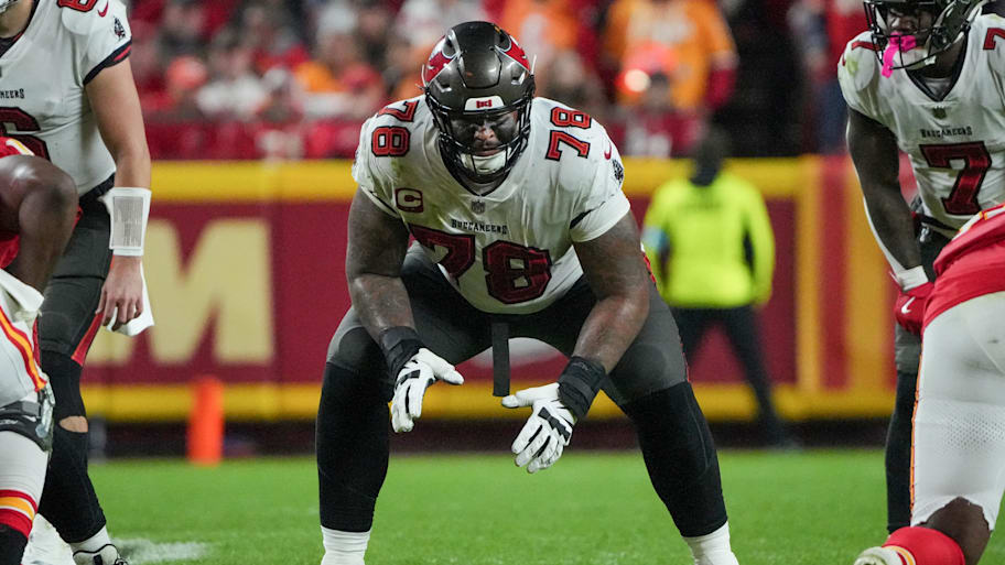 tampa bay buccaneers offensive line 0044