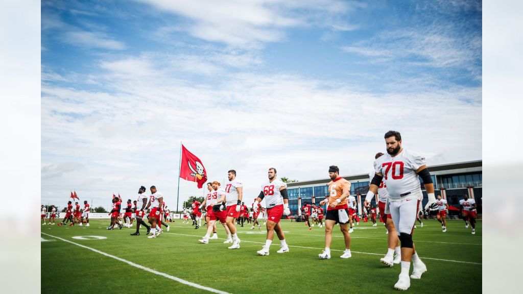 tampa bay buccaneers offensive line 0048