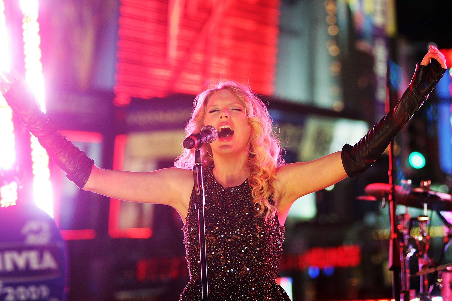 Taylor Swift live performance NYC