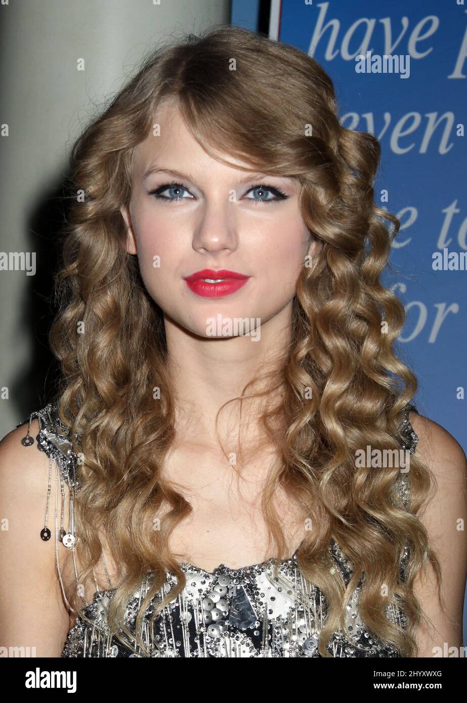 taylor swift square photo 0037