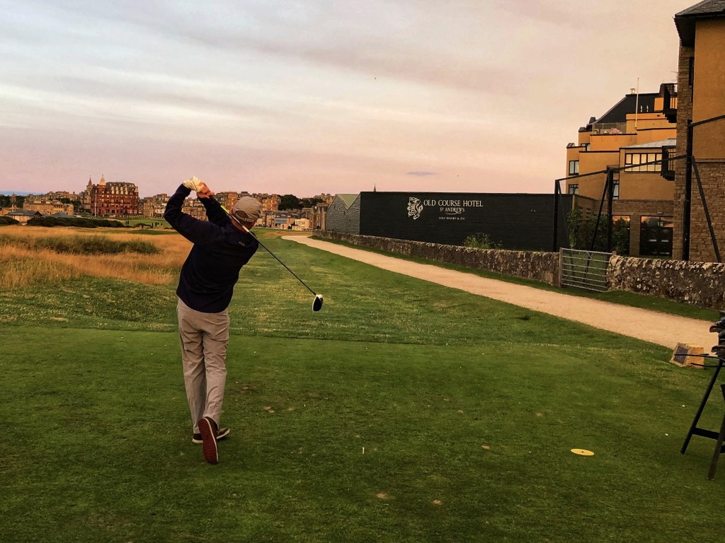 the road hole 17th st andrews