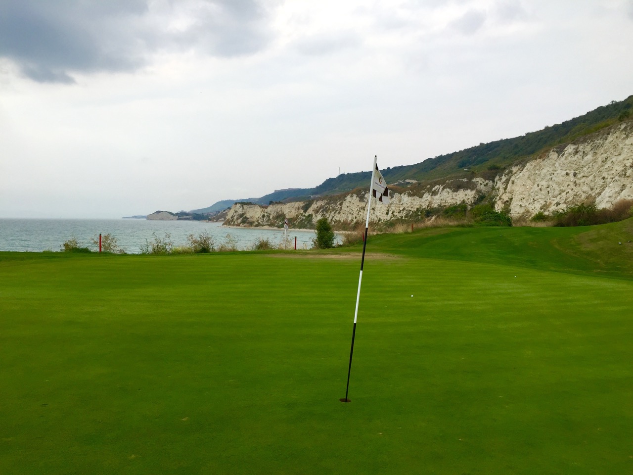 thracian cliffs hole 6 0038