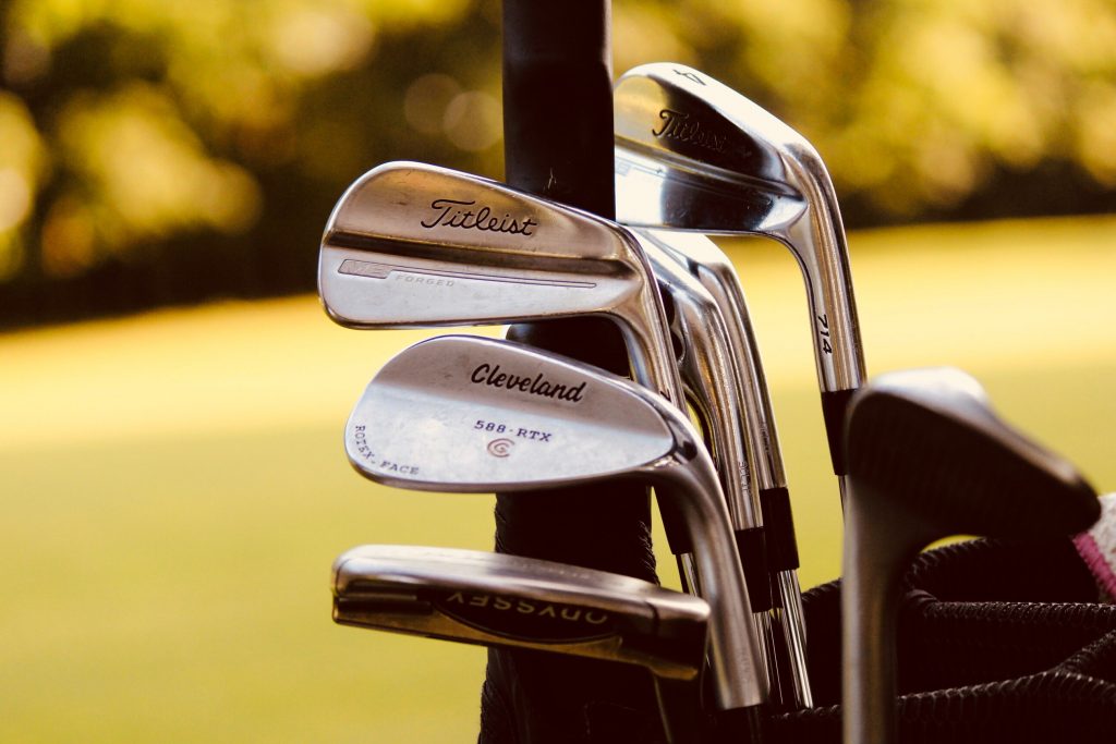 tiger top of swing 0047