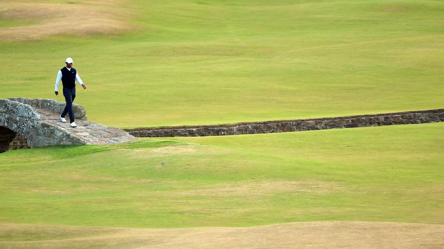 tiger woods st andrews bridge 0013