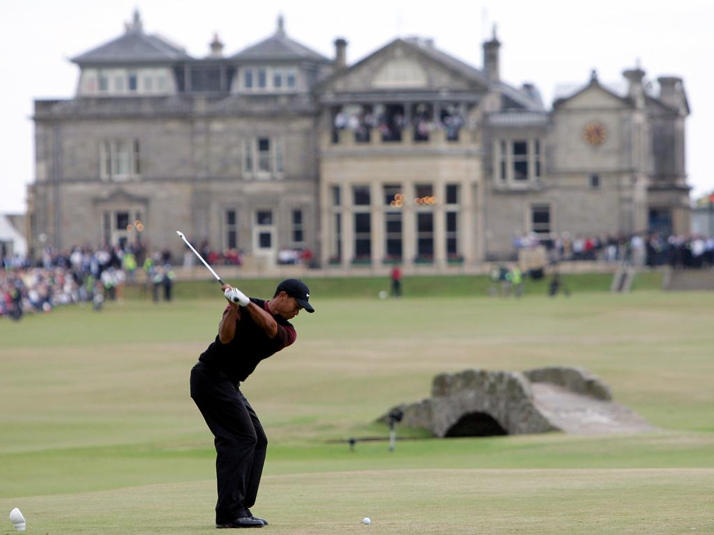 tiger woods st andrews bridge 0019