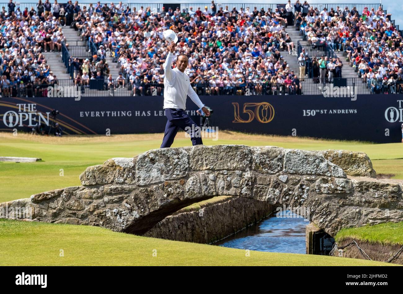 tiger woods st andrews bridge 0022