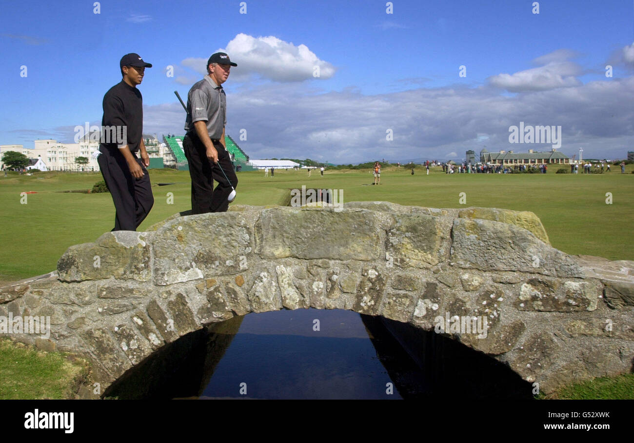 tiger woods st andrews bridge 0042