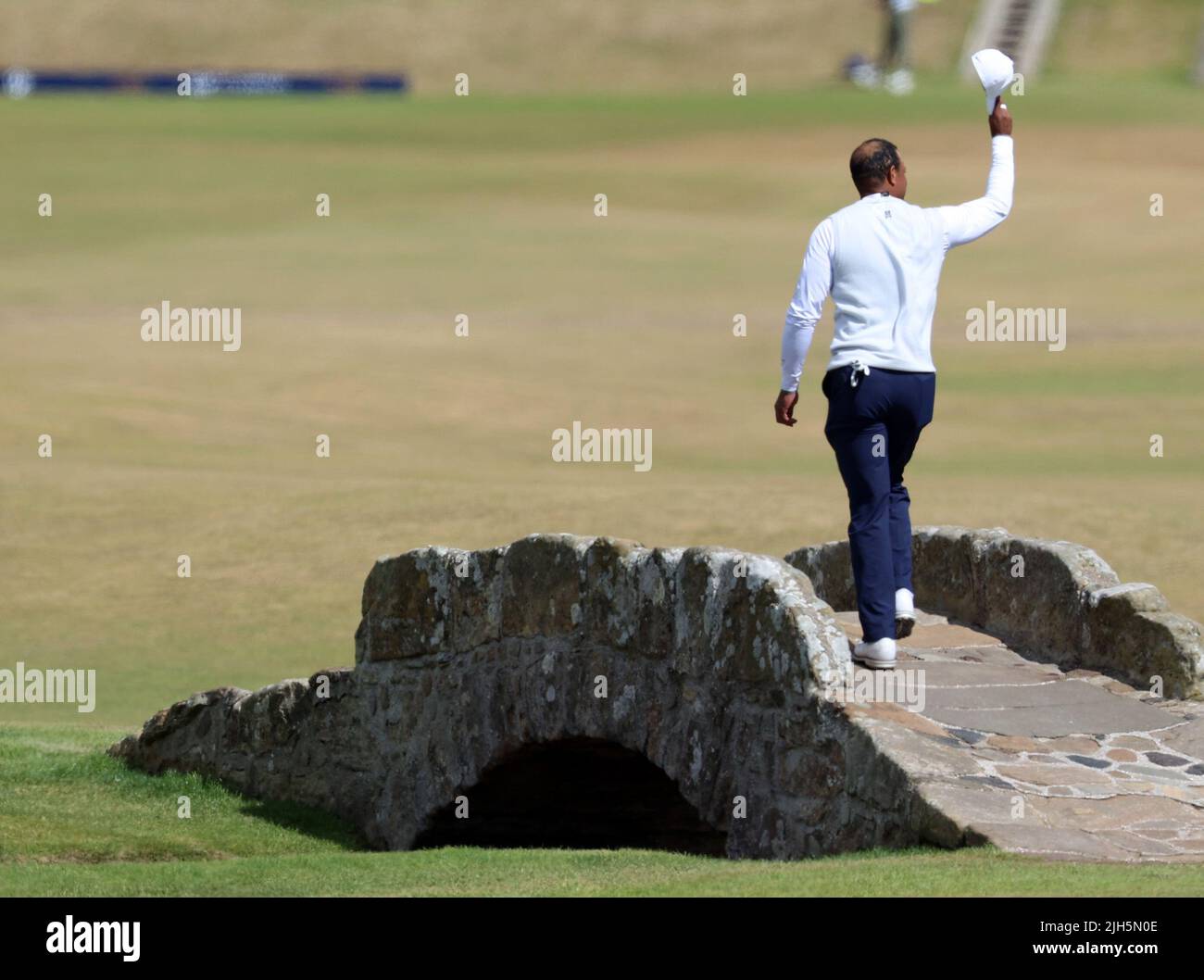 tiger woods st andrews bridge 0044