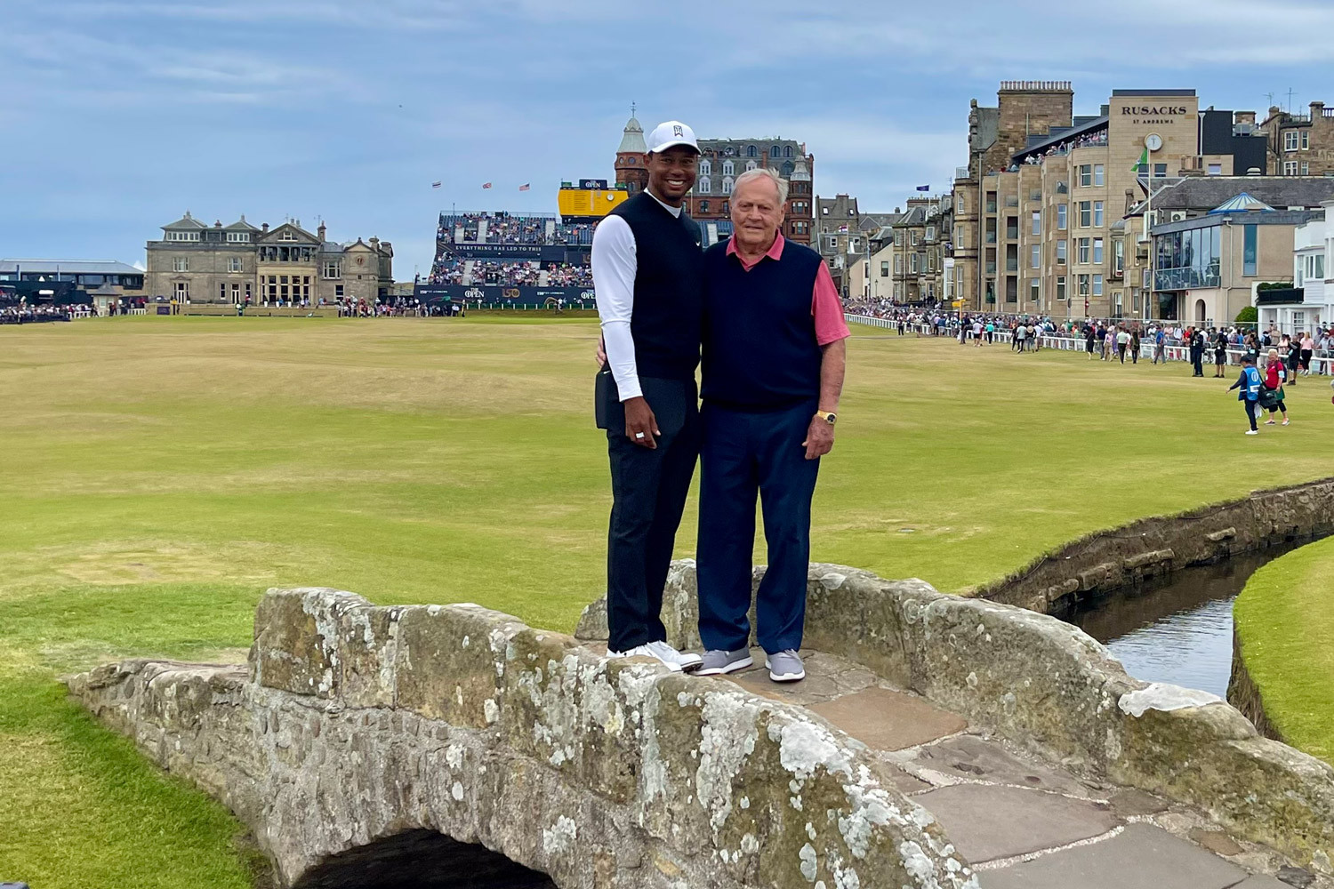 tiger woods st andrews bridge 0046