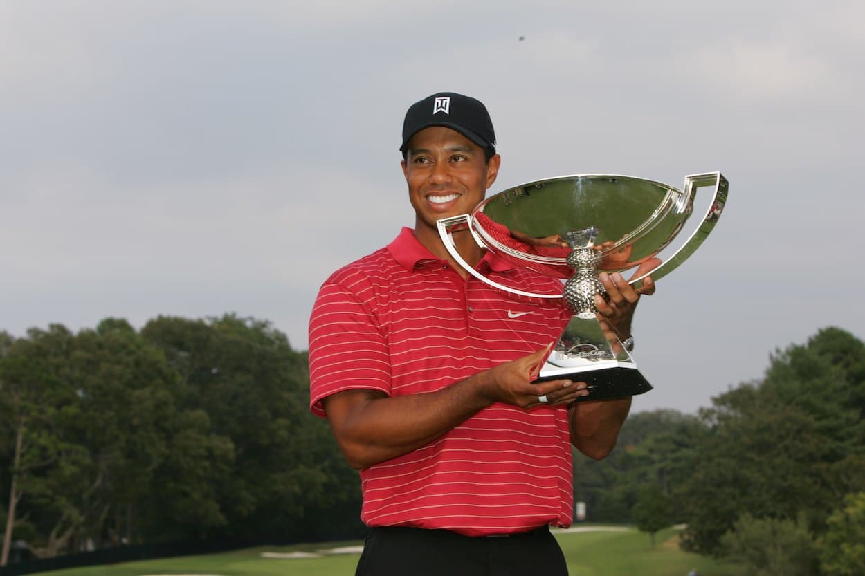 Tiger Woods trophy 0013