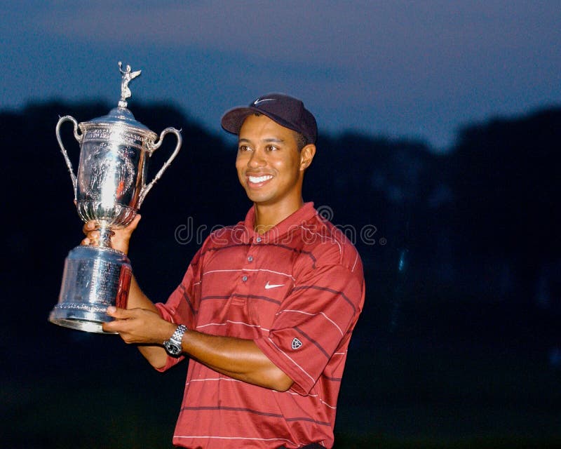 Tiger Woods trophy 0022