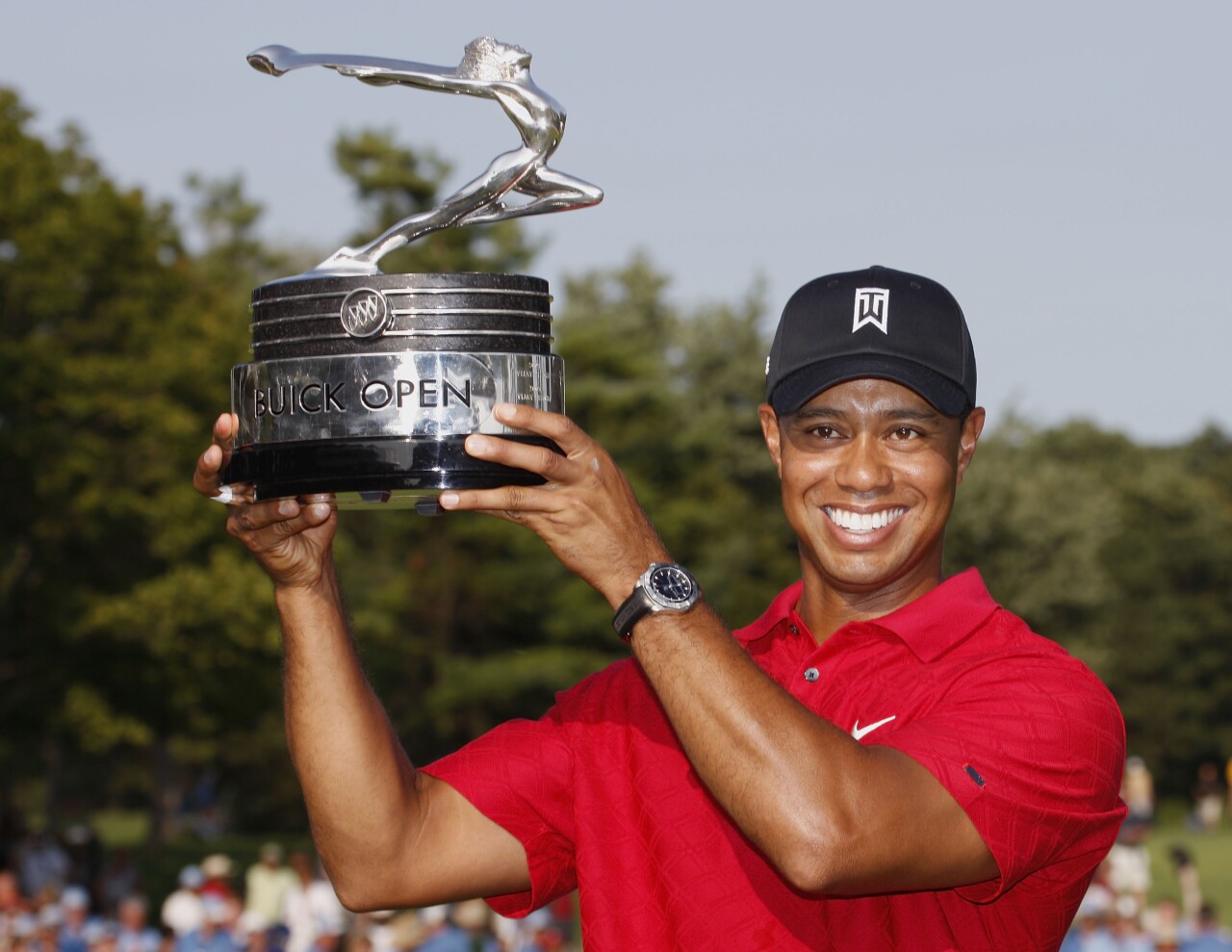 Tiger Woods trophy 0039