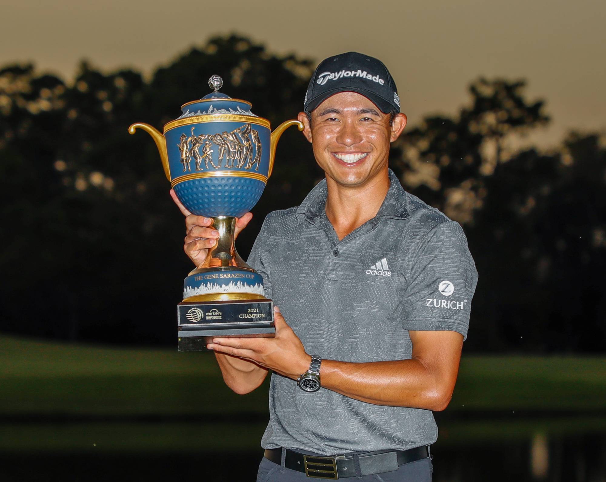 Tiger Woods trophy 0041