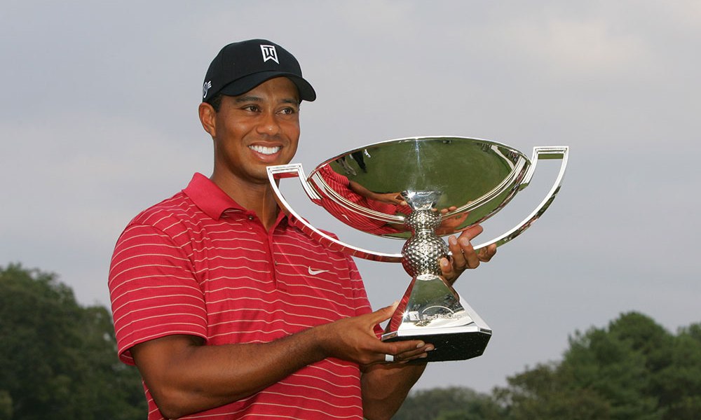 Tiger Woods trophy 0047