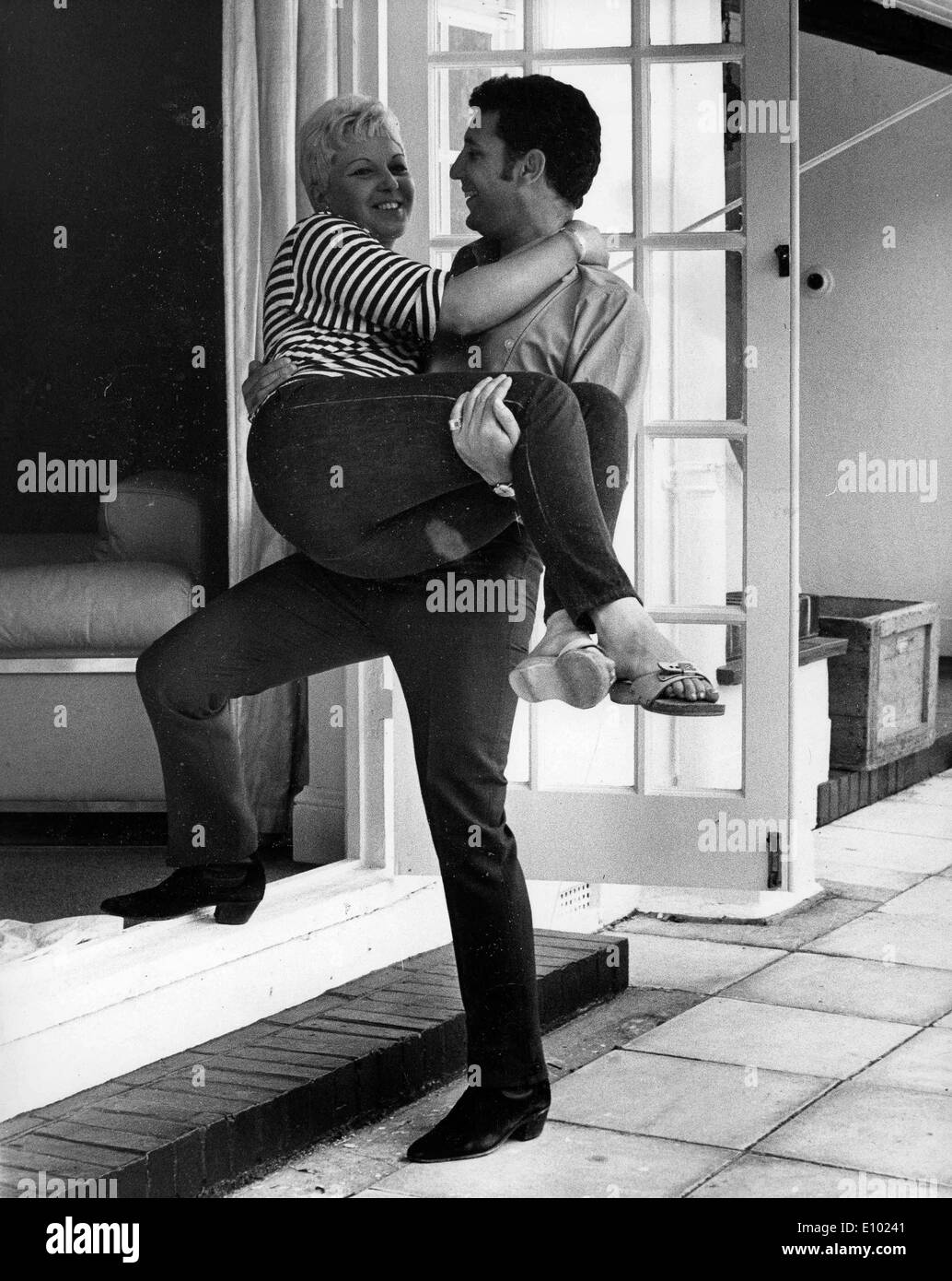 tom jones and priscilla presley photos 0044