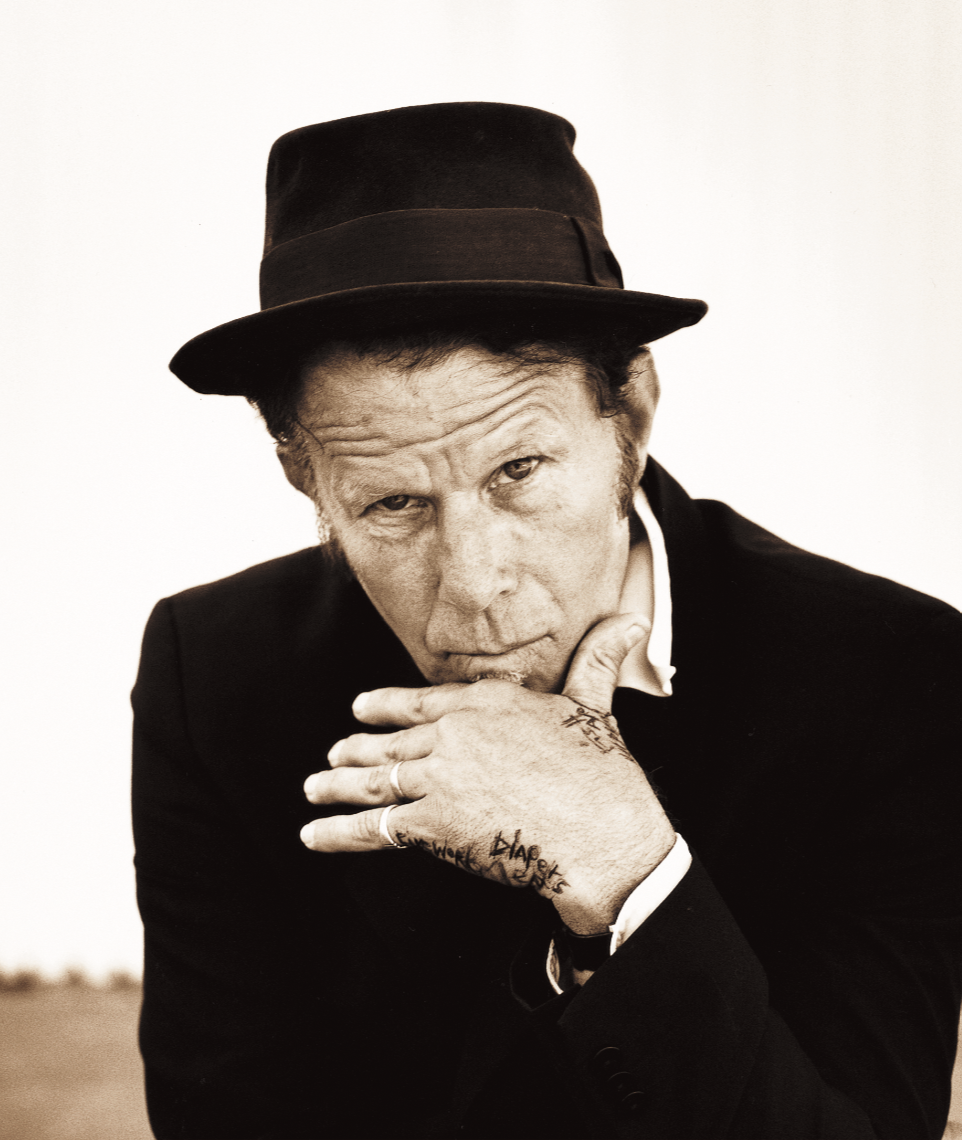 Tom Waits live performance shots