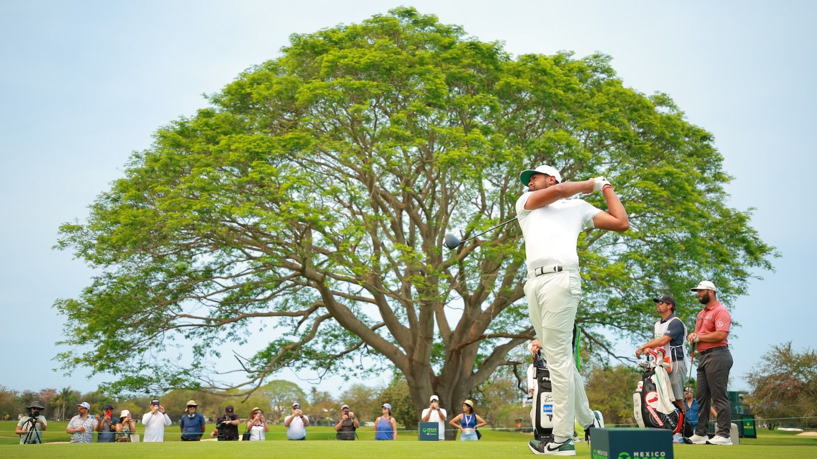 tony finau farmers insurance open 0016