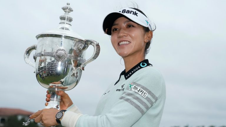 tour championship trophy 0031