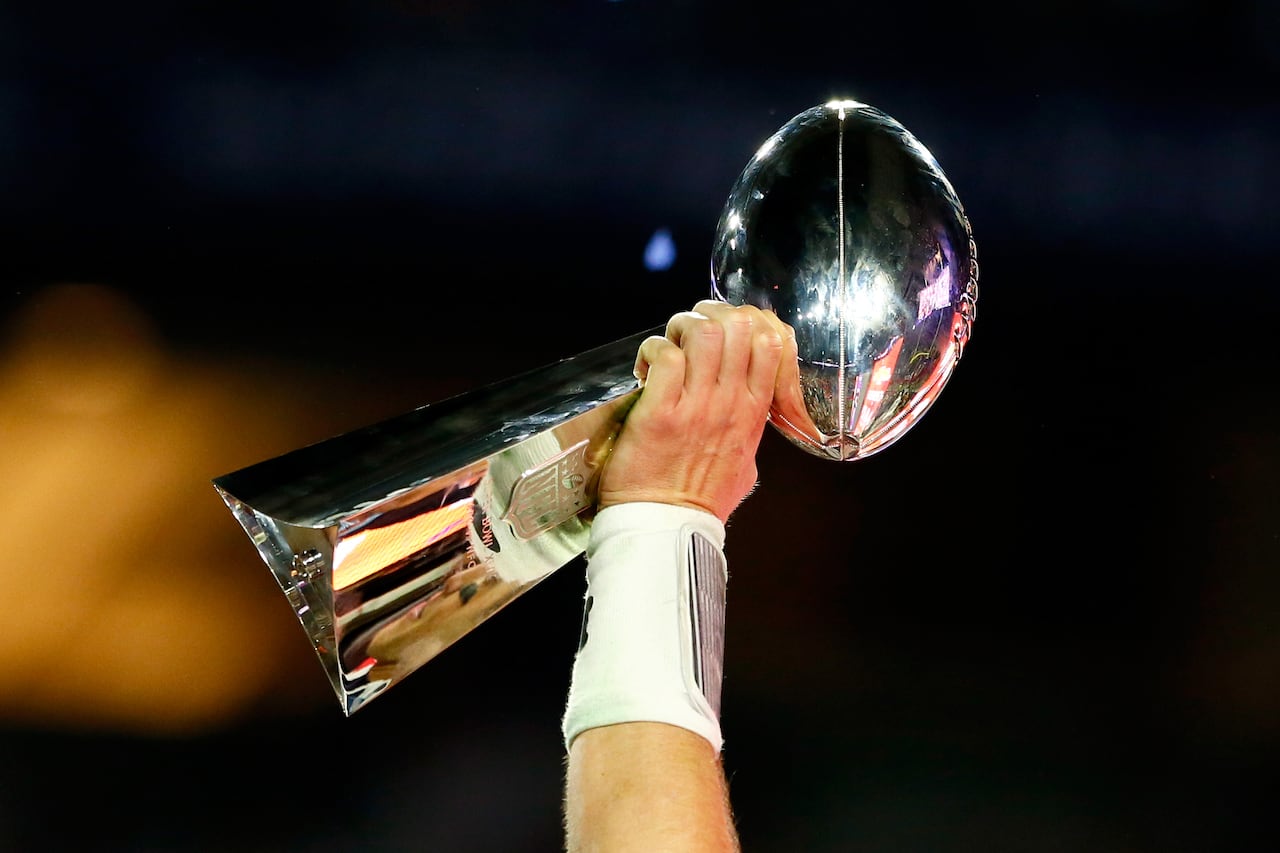 trophy for super bowl 0011