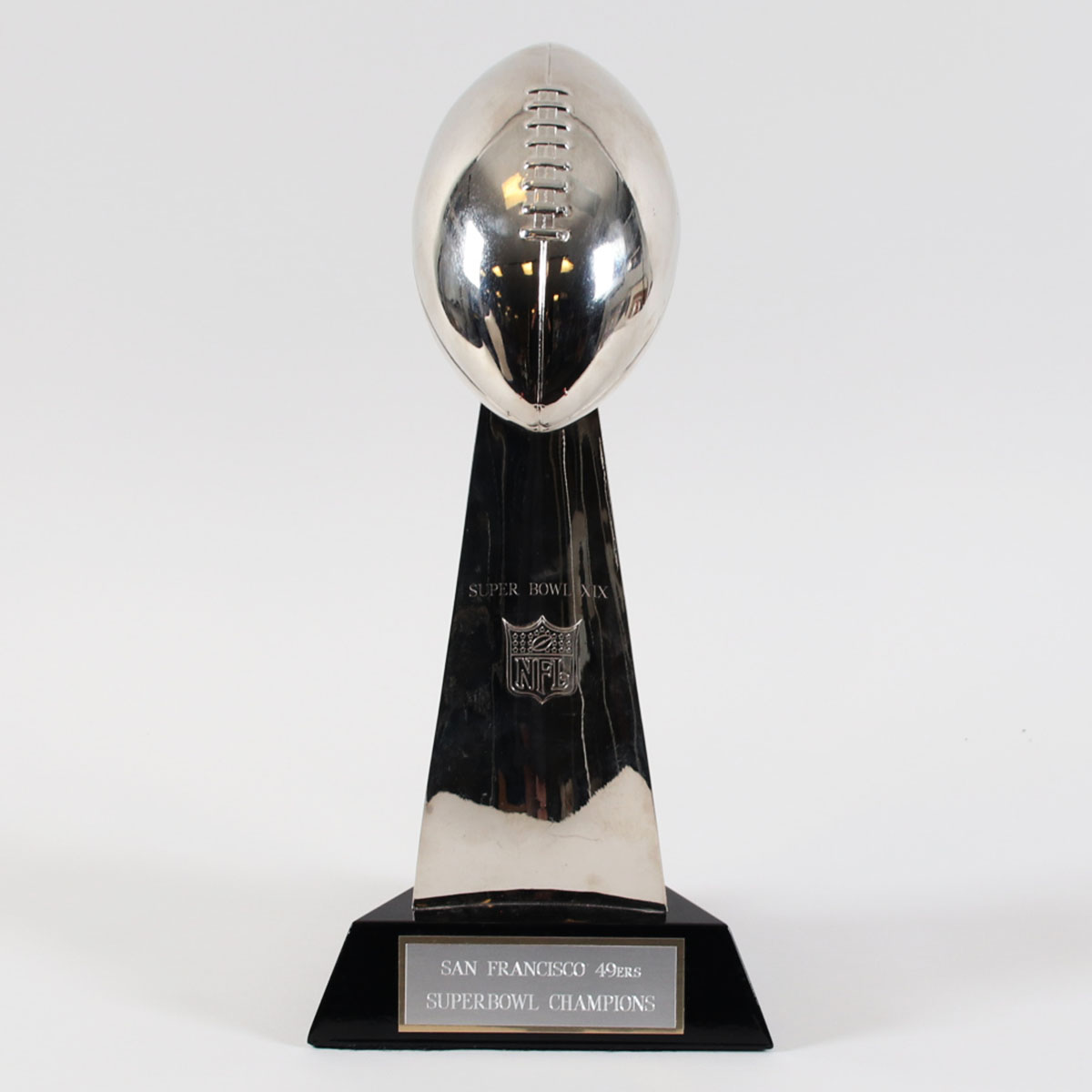 trophy for super bowl 0037