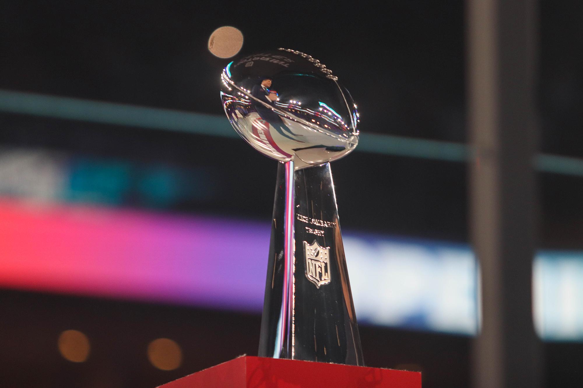 trophy for super bowl 0042