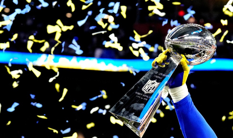 trophy for super bowl 0043