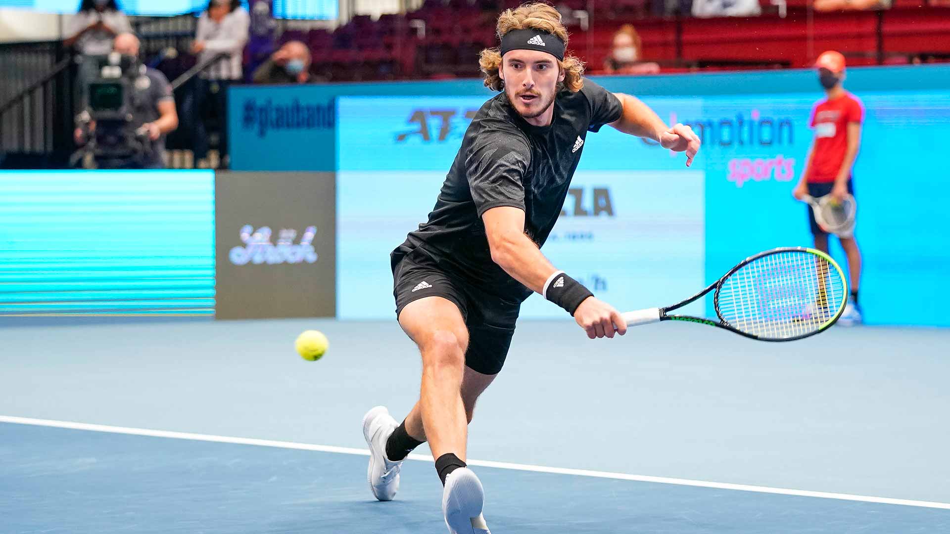 tsitsipas serve 0022