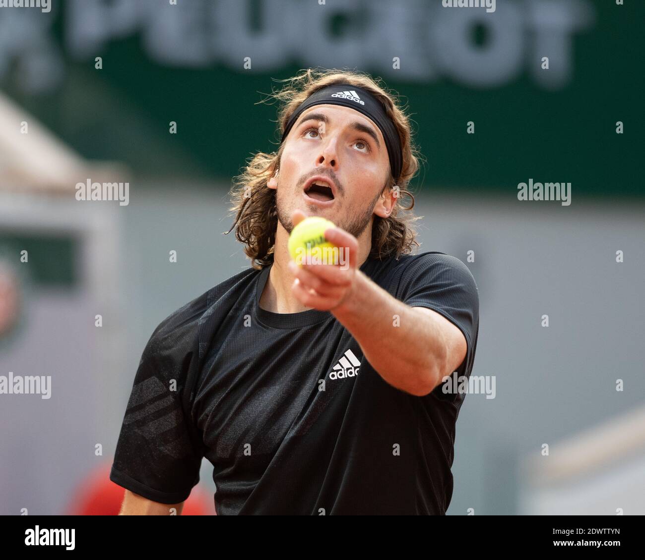 tsitsipas serve 0042