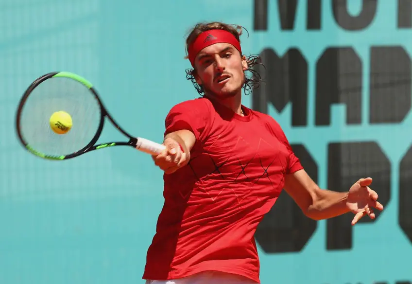 tsitsipas serve 0046