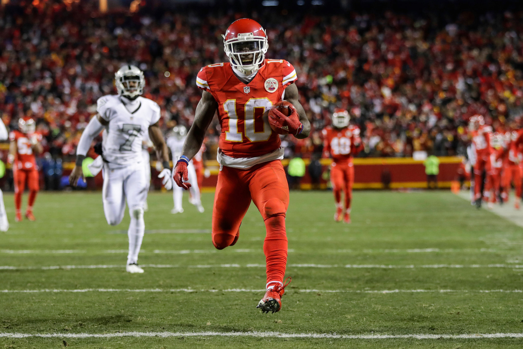 tyreek hill raiders 0012