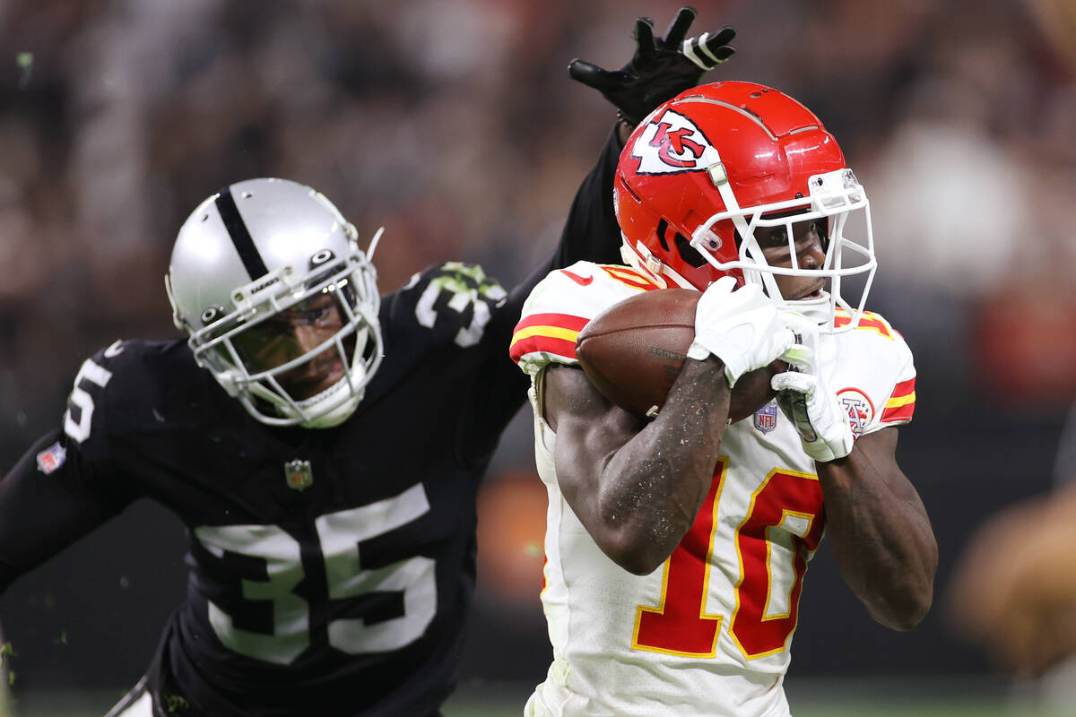 tyreek hill raiders 0023