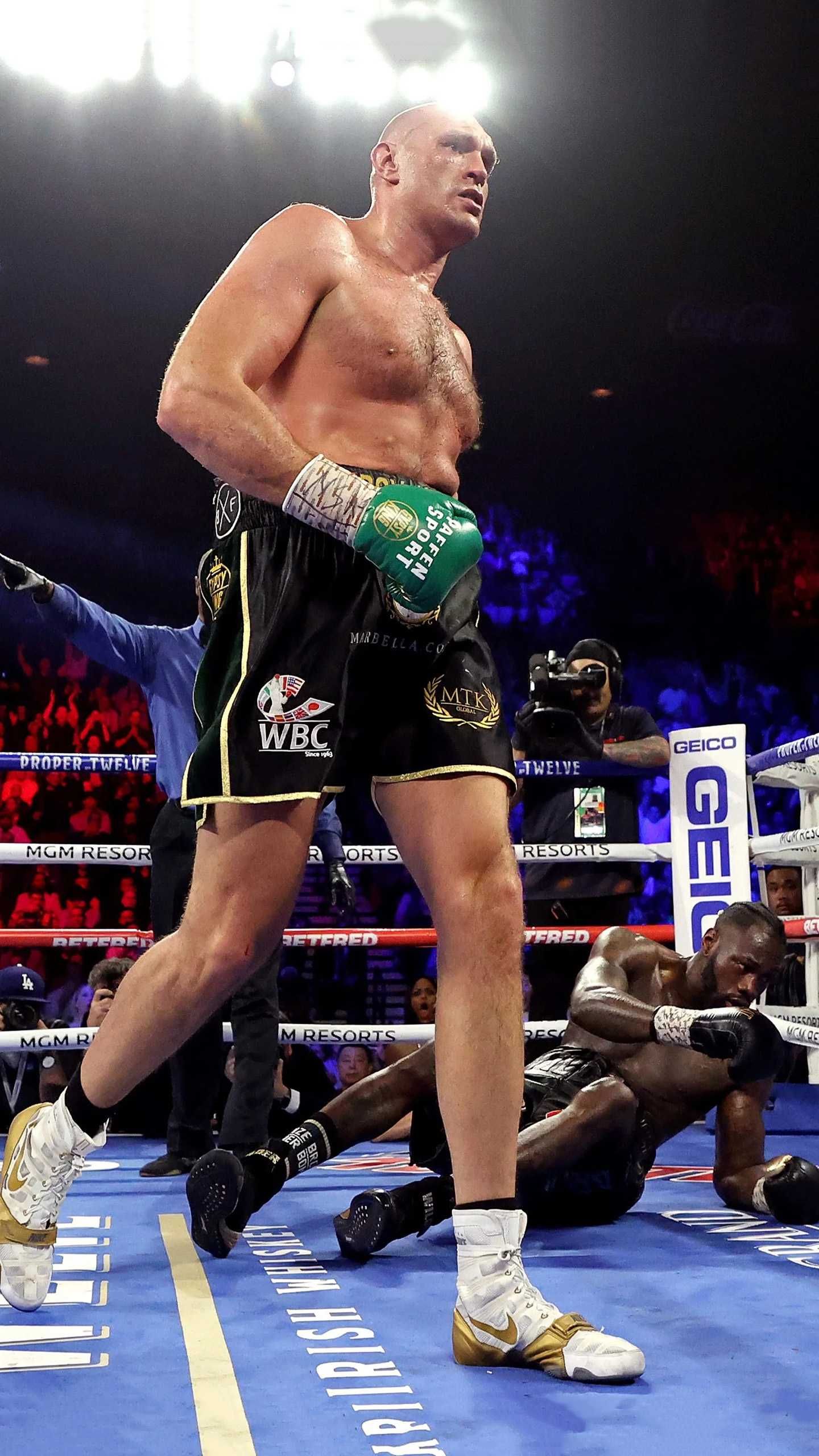 tyson fury knocks out deontay wilder