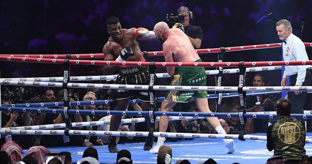 tyson fury knocked down 0019