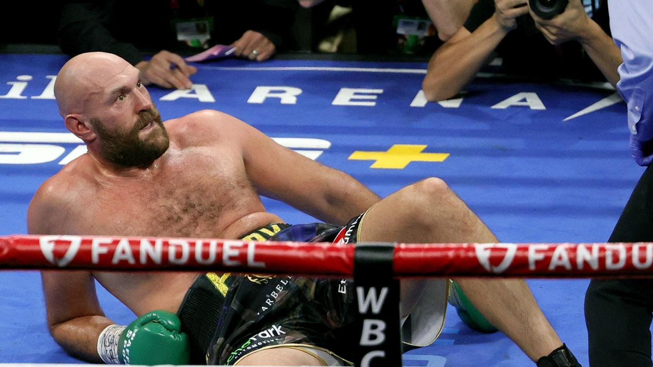 tyson fury knocked down 0024