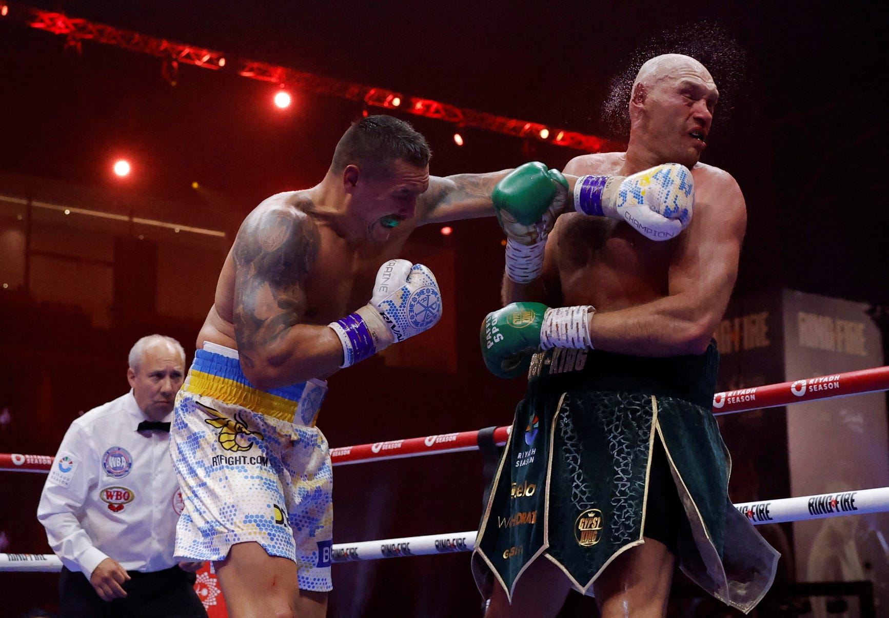 tyson fury knocked down 0026